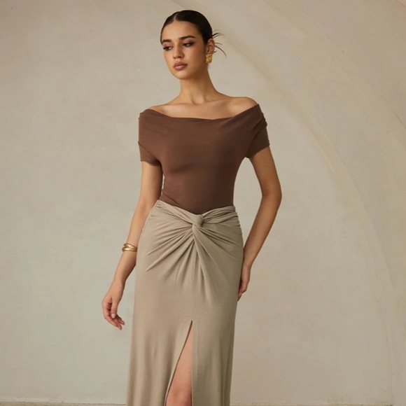 Commense Off-Shoulder Pleated T-Shirt - Picture 2 of 3